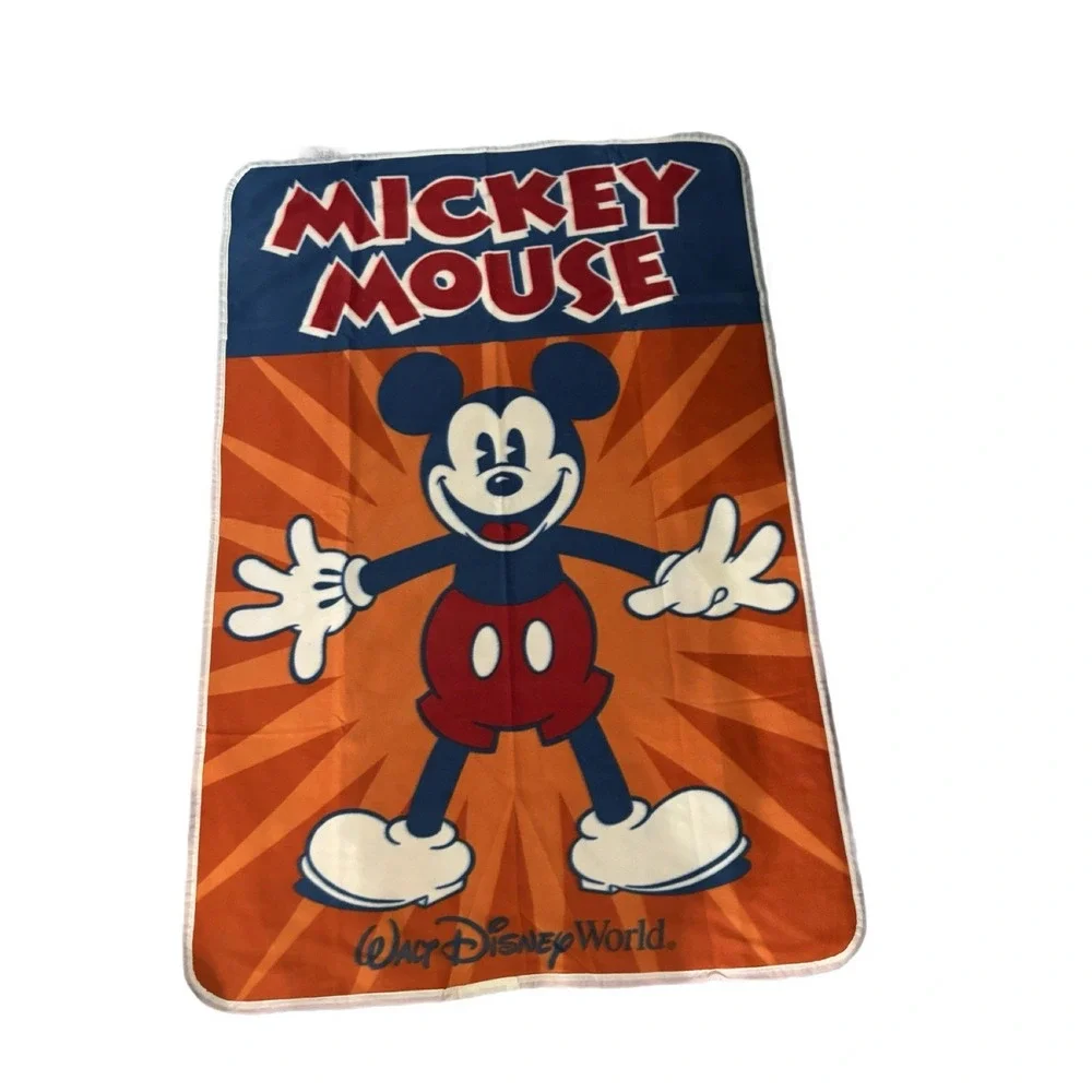 2015 Walt Disney World ~ Cinch Sack Backpack ~ Mickey Mouse Fleece Throw Blanket
